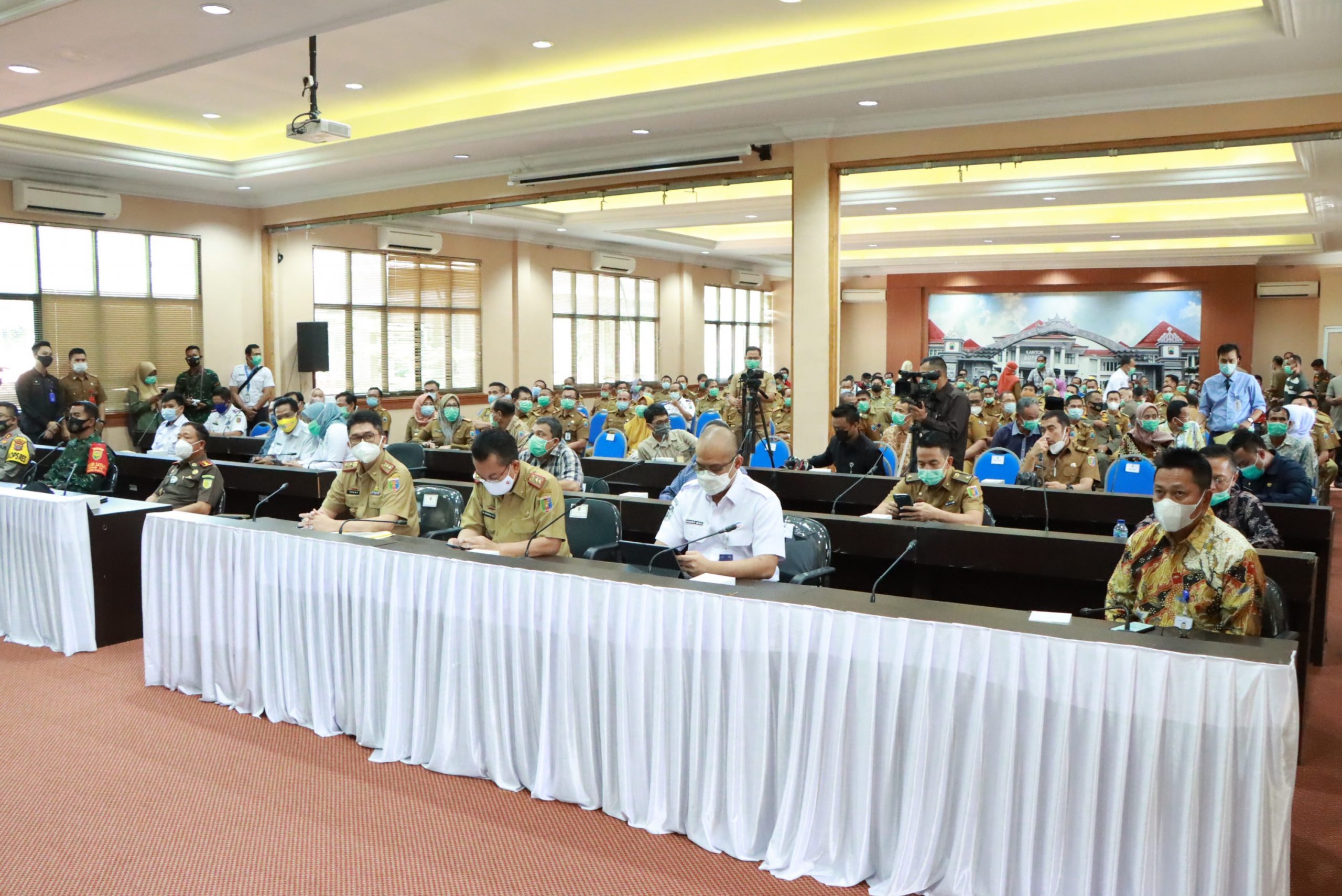 Kunjungan Kerja Ke Lampung Selatan, Gubernur Serahkan Bantuan Hewan Ternak Dan Rakor Rencana Pembangunan Kawasan Pariwisata Terintegrasi Pelabuhan Bakauheni