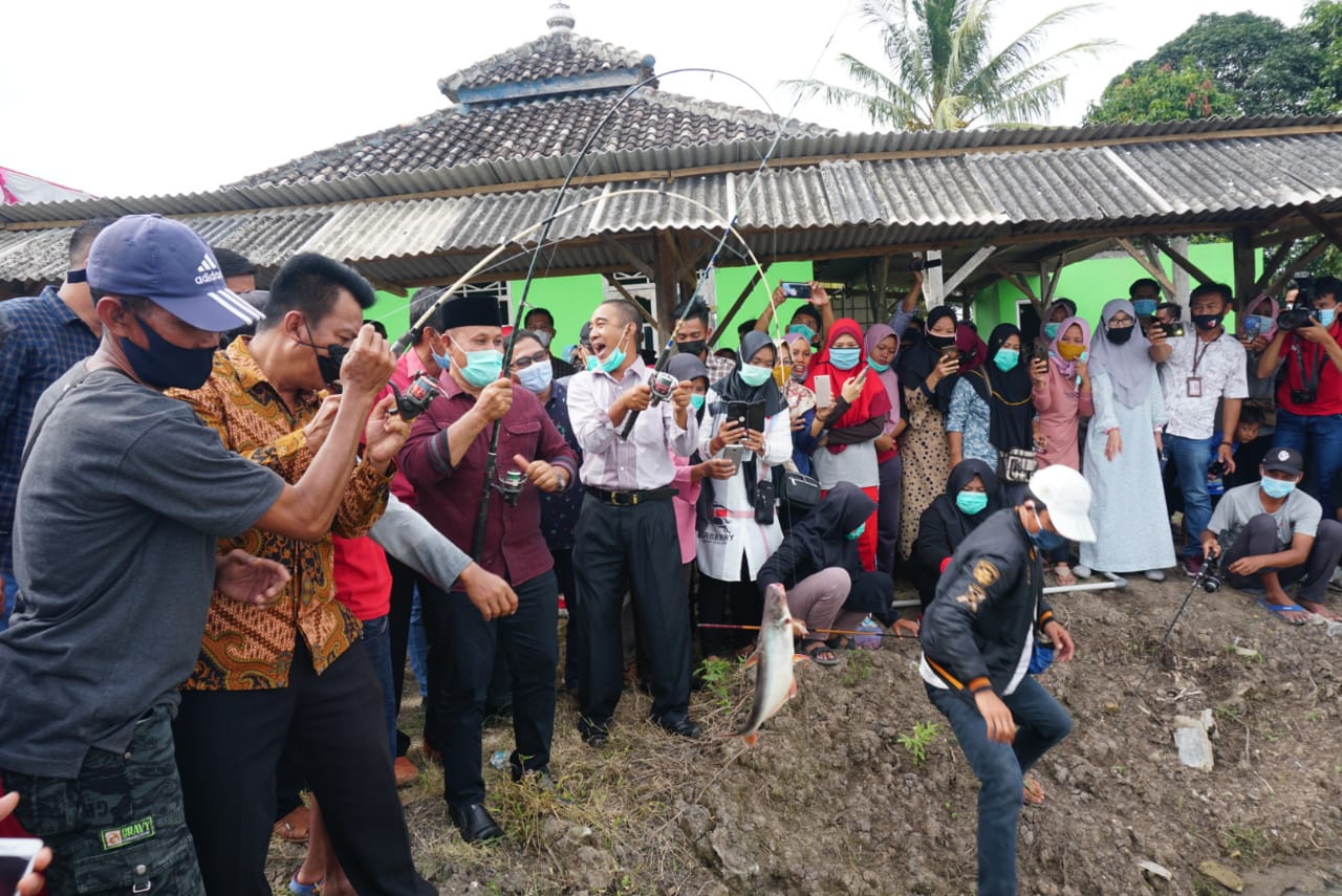 Selesai Cuti Kampanye, Nanang Ermanto Resmikan Kolam Pemancingan Umum di Palas