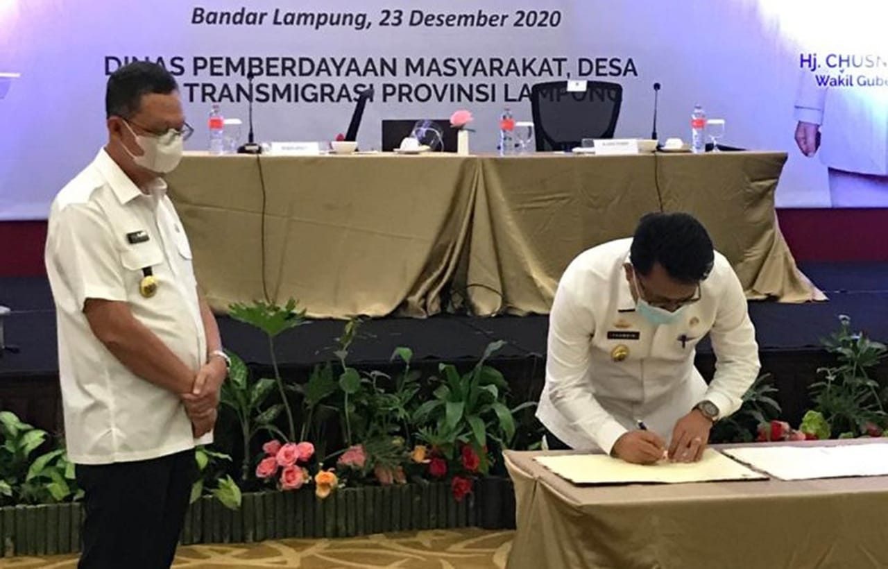 Dukung Program Desa Berjaya, Sekdakab Lampung Selatan Tandatangani Komitmen Bersama Pemprov Lampung