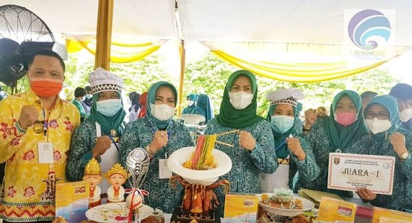 TP PKK Kabupaten Lampung Tengah di Ketuai Ny. Mardiana Musa Ahmad Raih Juara 1 Lomba Masak Serba Ikan Tingkat Provinsi Lampung