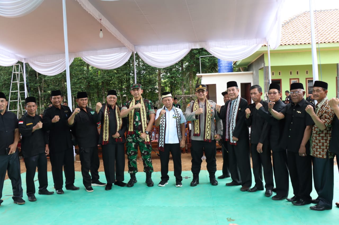 Kapolres Lampung Timur Hadiri Festival Seni Budaya Silat Kesti TTKKDH