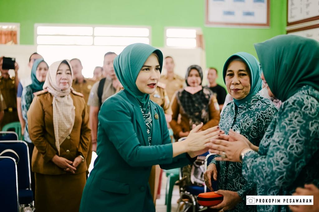 KETUA TP.PKK KAB. PESAWARAN HJ. NANDA INDIRA DENDI,S.E.,M.M HADIRI RAPAT KOORDINASI PERCEPATAN PENURUNAN STUNTING TINGKAT