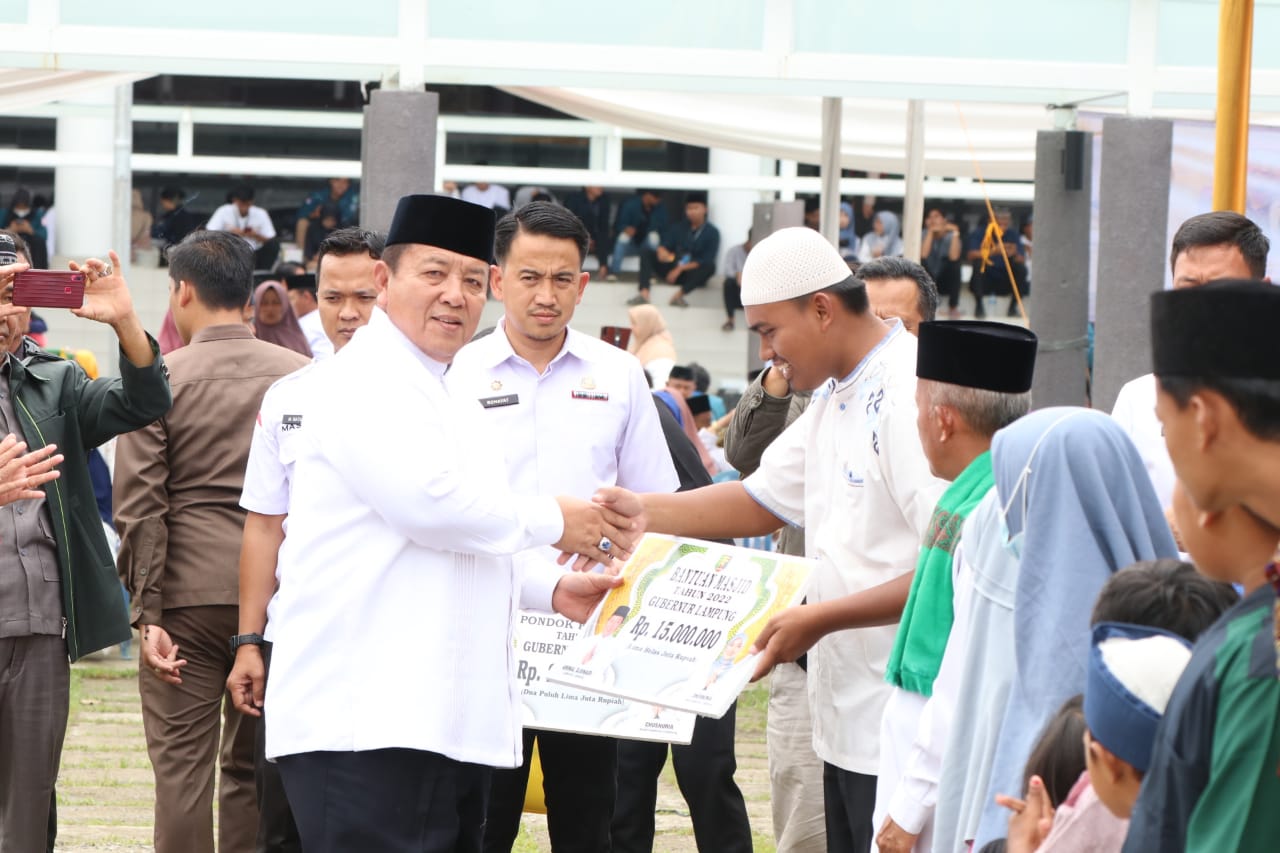 Gubernur Arinal Djunaidi Menghadiri Pengajian Akbar Di Kabupaten Pesisir Barat, Ajak Masyarakat Dukung Pelaksanaan Program Pembangunan di Provinsi Lampung