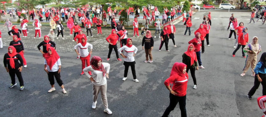 Gelorakan Hidup Sehat, Ketua YJI Lampung Selatan Senam Bersama Dengan Masyarakat