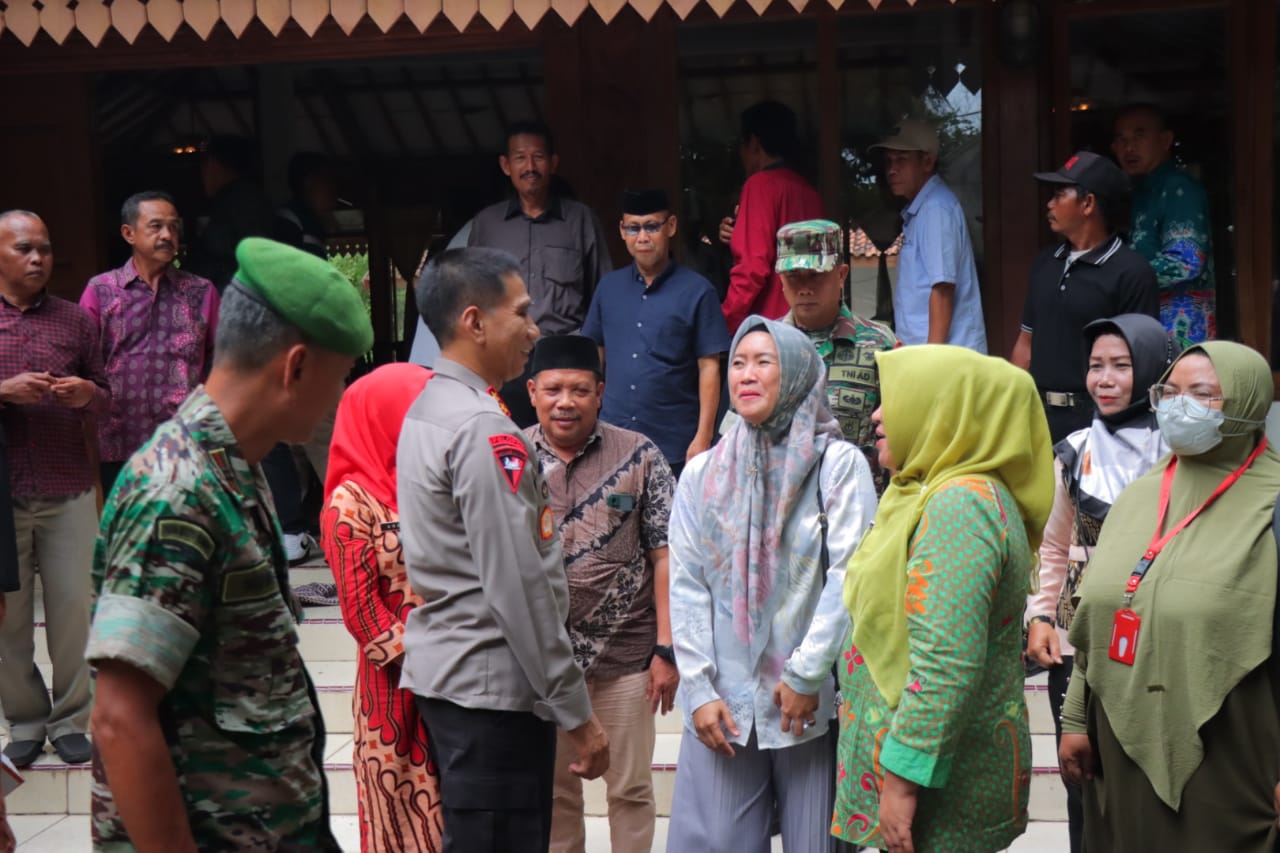 Kapolda Lampung Terima Aspirasi Masyarakat Teluk Betung Barat Melalui Jum’at Curhat