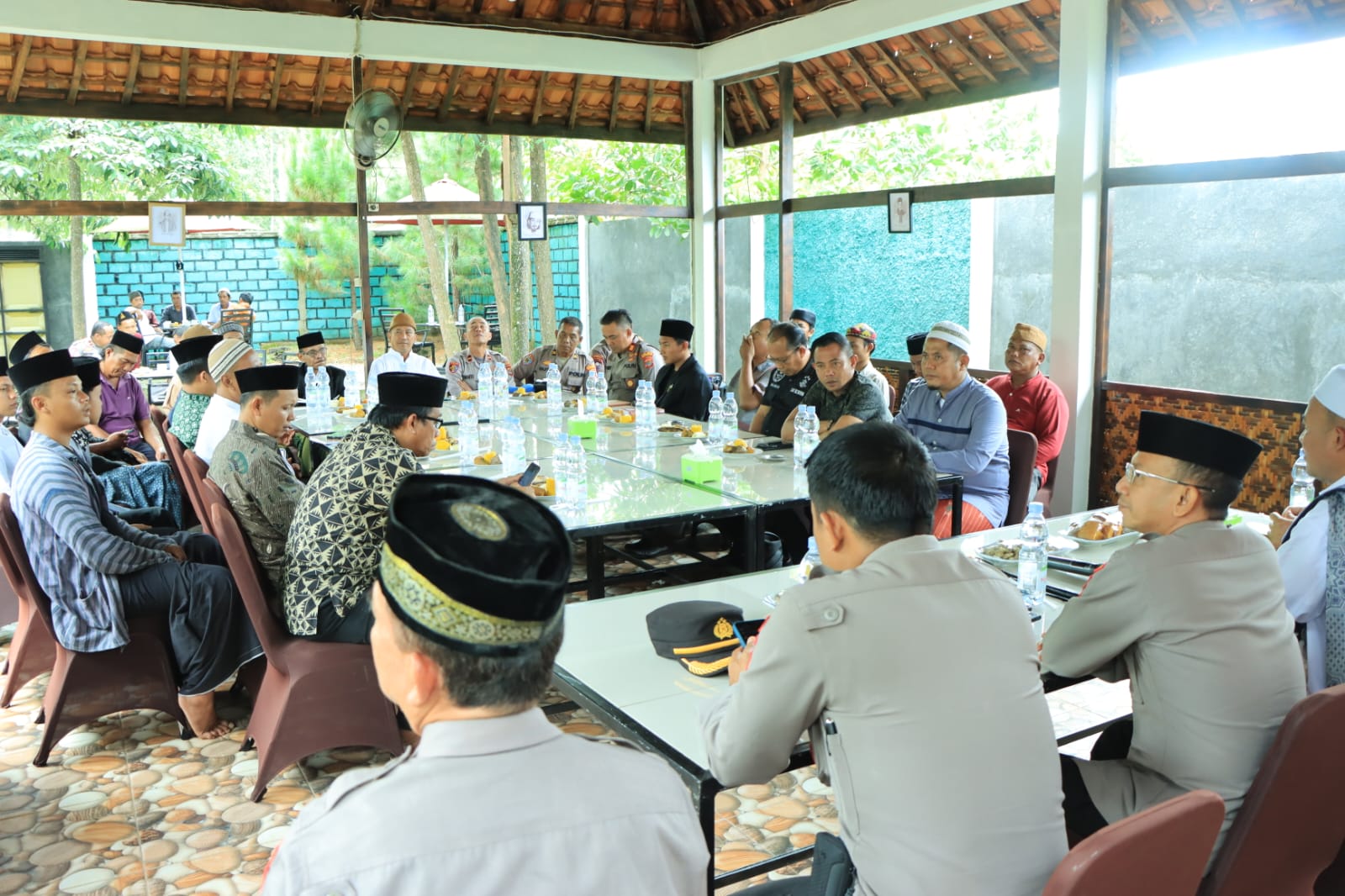 Curhat Bareng Kapolres Di Pondok Pesantren Tebu Ireng Tulang Bawang Barat.