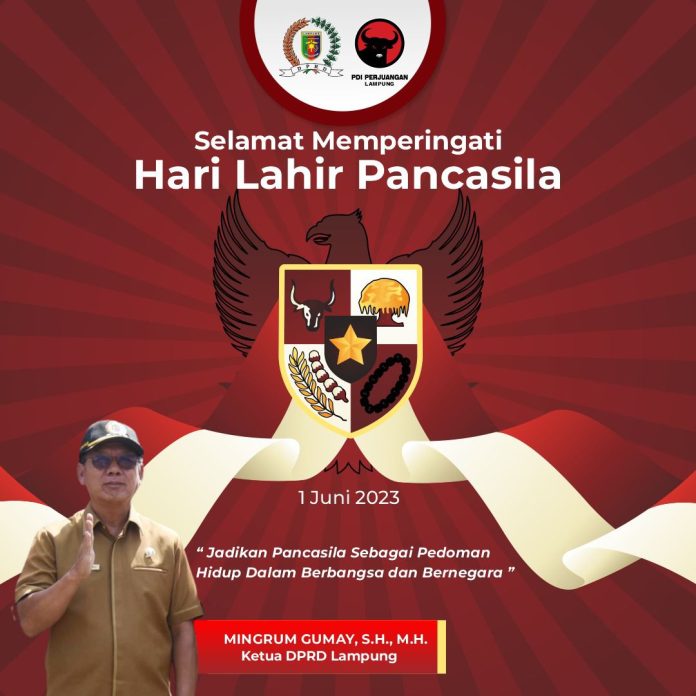 Mingrum Gumay Menjadi Petugas Pembacaan Teks Pancasila