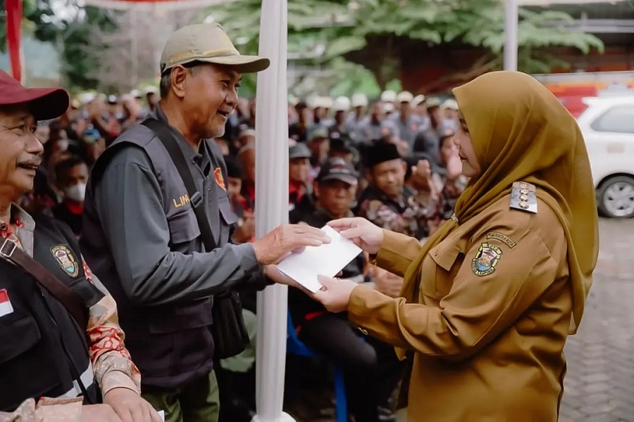 Setelah Idul Fitri Walikota Kembali Salurkan Dana Operasional Pamong Kelurahan